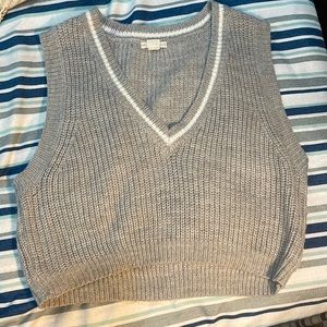Light grey vest